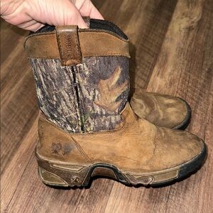 Youth Rocky Boots‎ Pink Camo size 1